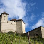 Obnovená silueta hradu Gutenberg na lichtenštejnském jihu