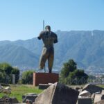 Moderní umění, Pompeje a v dálce jejich hrobník - Vesuv