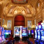 Opulentní interiéry Casina v Monte Carlu
