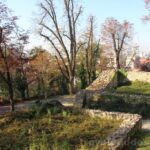 Pozůstatky brány u královského paláce v Gradci