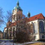 Celkový pohled na dominantu města - kostel sv. Petra a sv. Pavla
